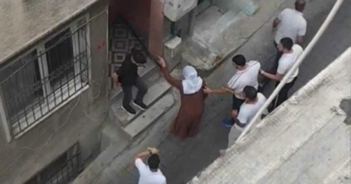 Beyoğlu’nda Fön Parası Krizi: Evine Taşla Saldırdılar!