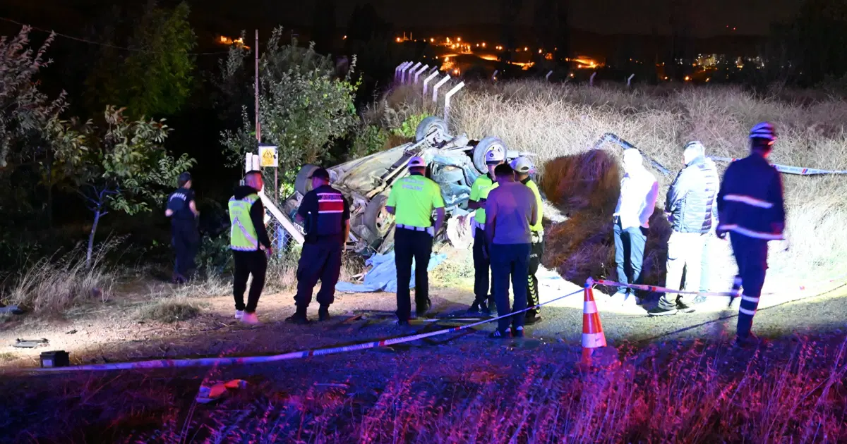 Direğe Çarpan Araç Takla Attı: 1 Ölü, 2 Yaralı!