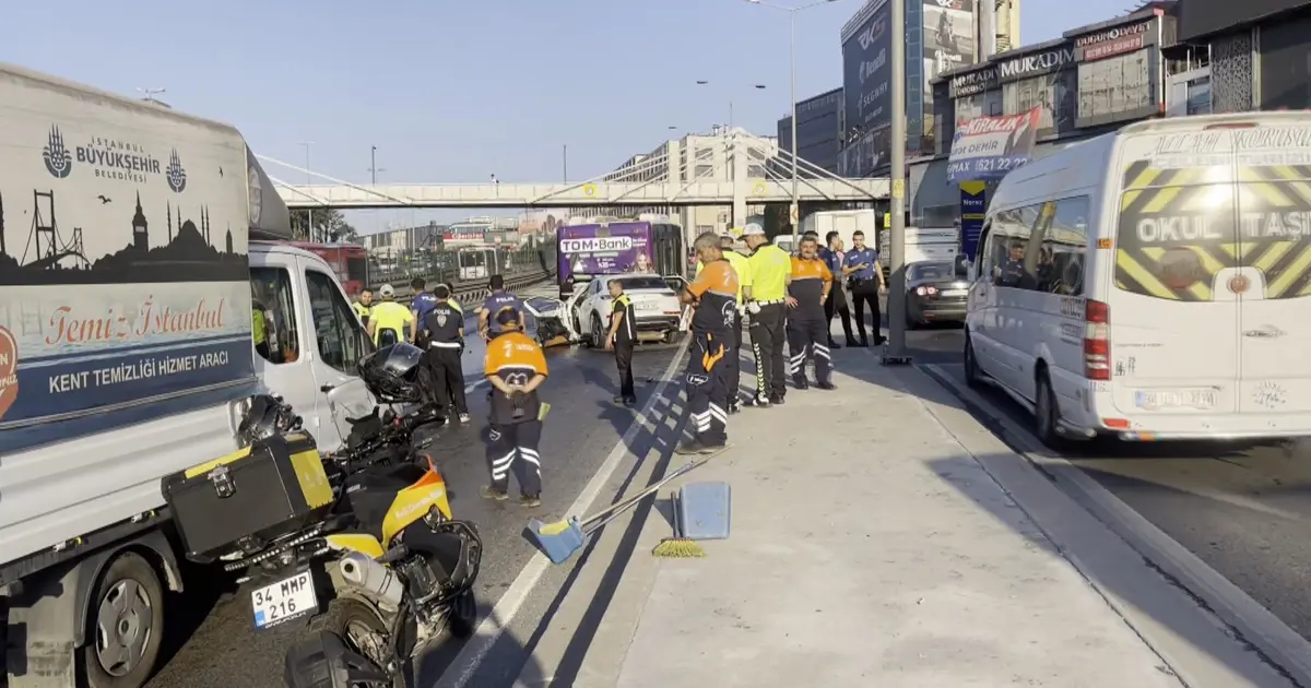 Küçükçekmece D-100 Karayolunda Feci Kaza: Üç Can Gitti, Yaralılar Var!