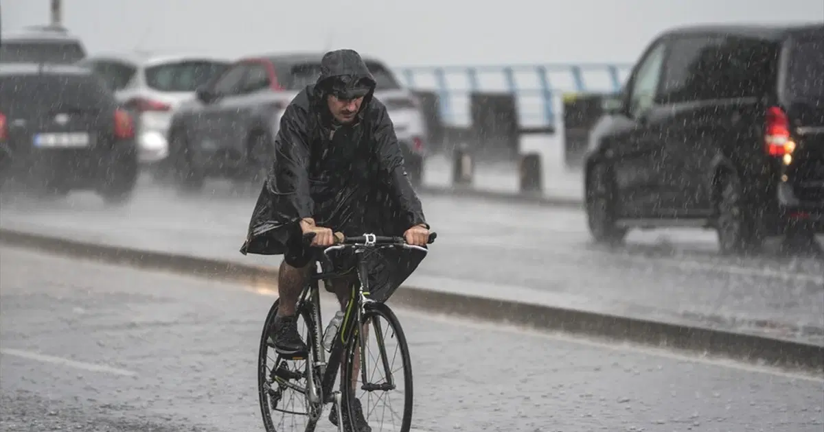 İstanbul’a Düşen Yağmur: Serin Hava ve Kuvvetli Yağış Şehri Vurdu!