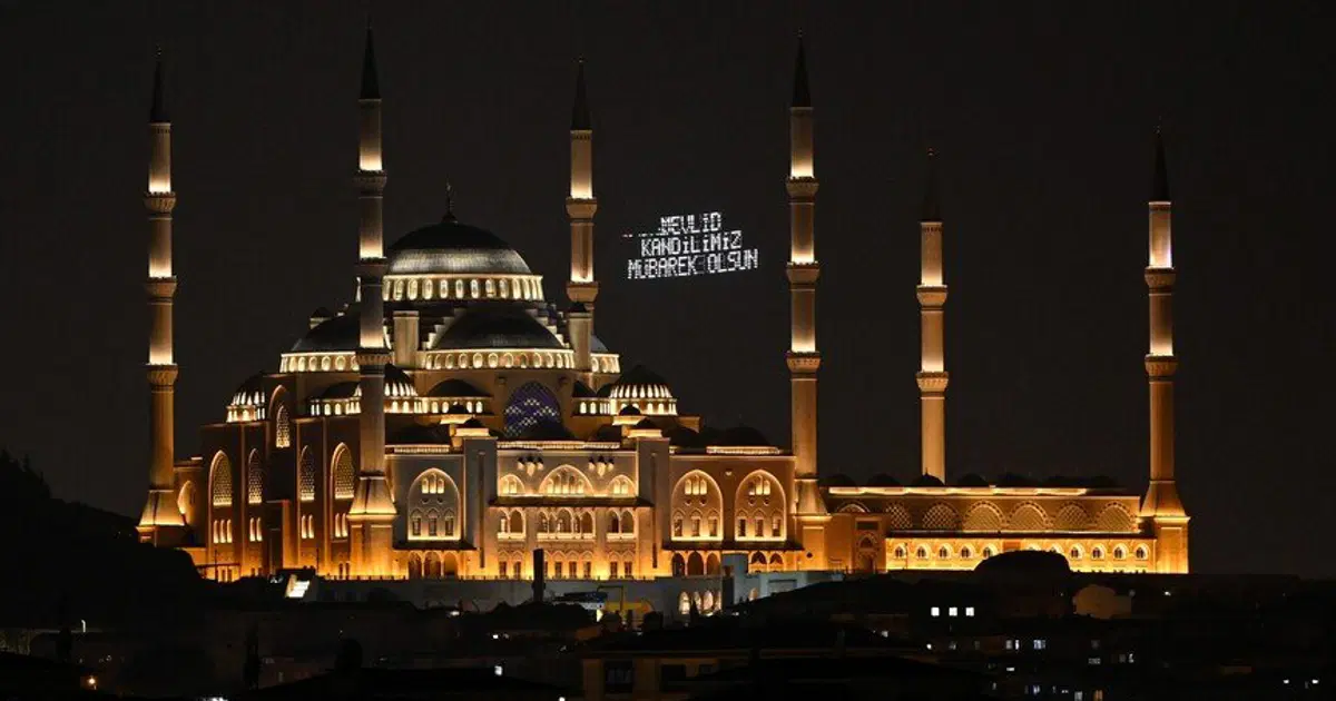 Bugün Kandil: 24 Ağustos Mevlid Kandili Mi? Diyanet’in 2026 Takvimine Göre!