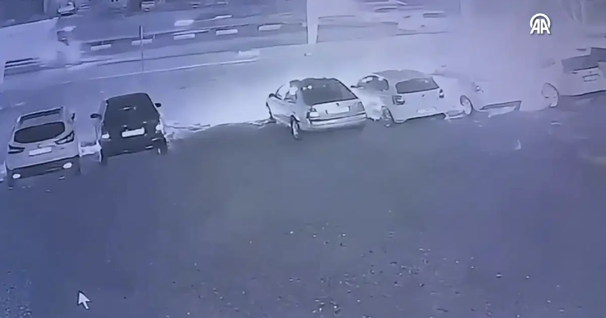 Benzinle Gelen Yangın: Galeriyi Alevlere Teslim Etti!